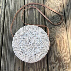 White Round Woven Bag